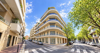 Vente Appartement ANTIBES CENTRE   3 pièces de 71 m2 entièrement rénové, étage élevé Antibes