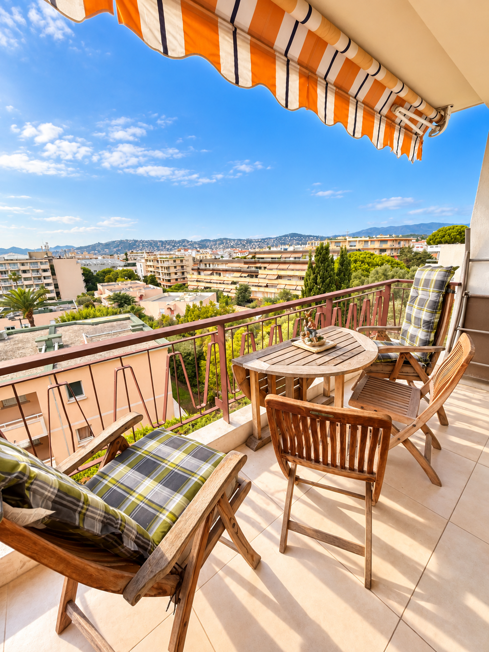 Vente Appartement ANTIBES  CHEMIN DES SABLES    3 PIECES AVEC TERRASSE + PARKING ET CAVE Antibes