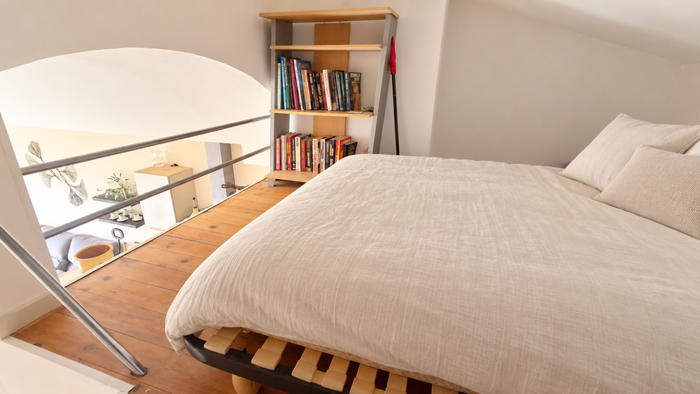 Vente Appartement COMME UNE MAISON: REZ-DE-JARDIN 2PCS + MEZZANINE Antibes