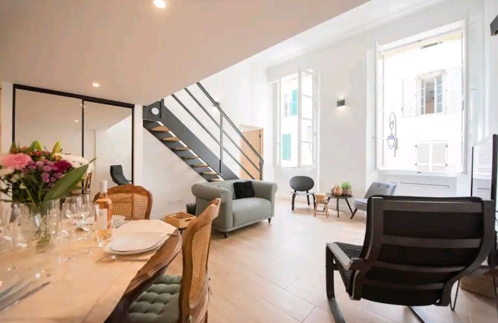 Vente Appartement À vendre   Superbe duplex 4 pièces au cœur du Vieil Antibes Antibes