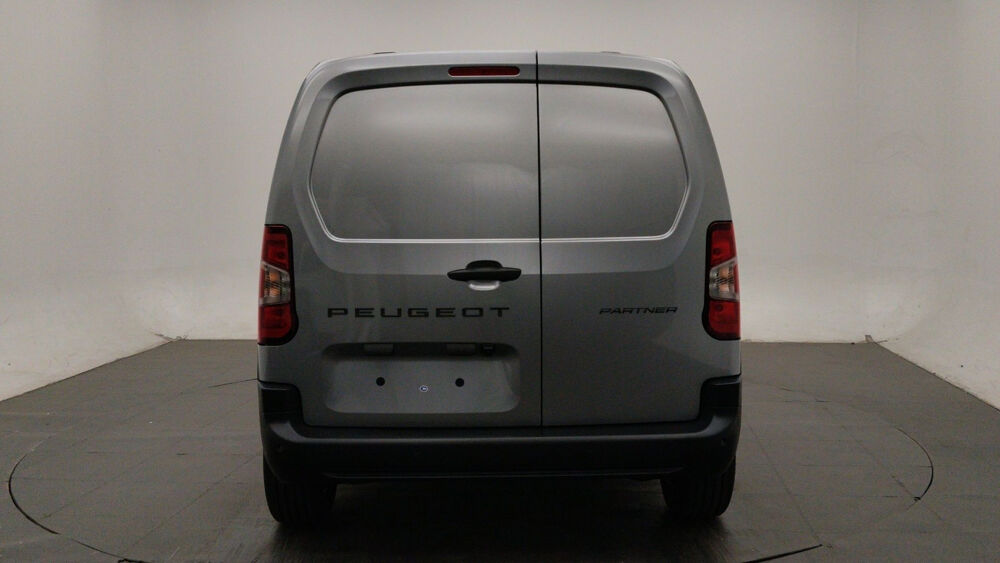 Partner III Ph.2 BlueHDI 100 BVM6 M 650kg **PV HT = 18 317&curren;** 2026 occasion 27300 Bernay