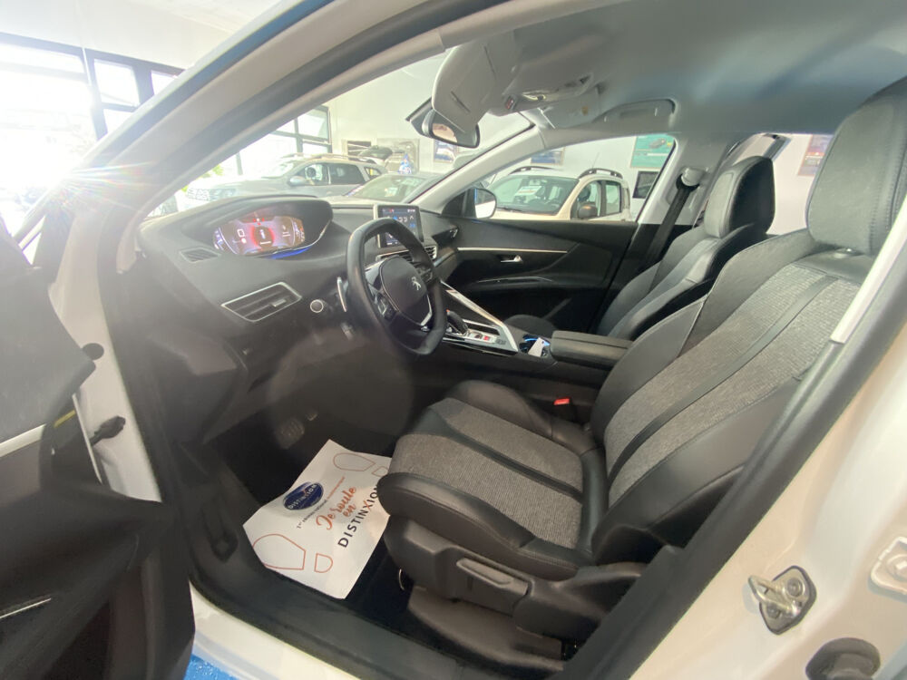 5008 II 1.5 130 ch BlueHDi ALLURE EAT8 S&S Bo&icirc;te auto 2019 occasion 83480 Puget-sur-Argens