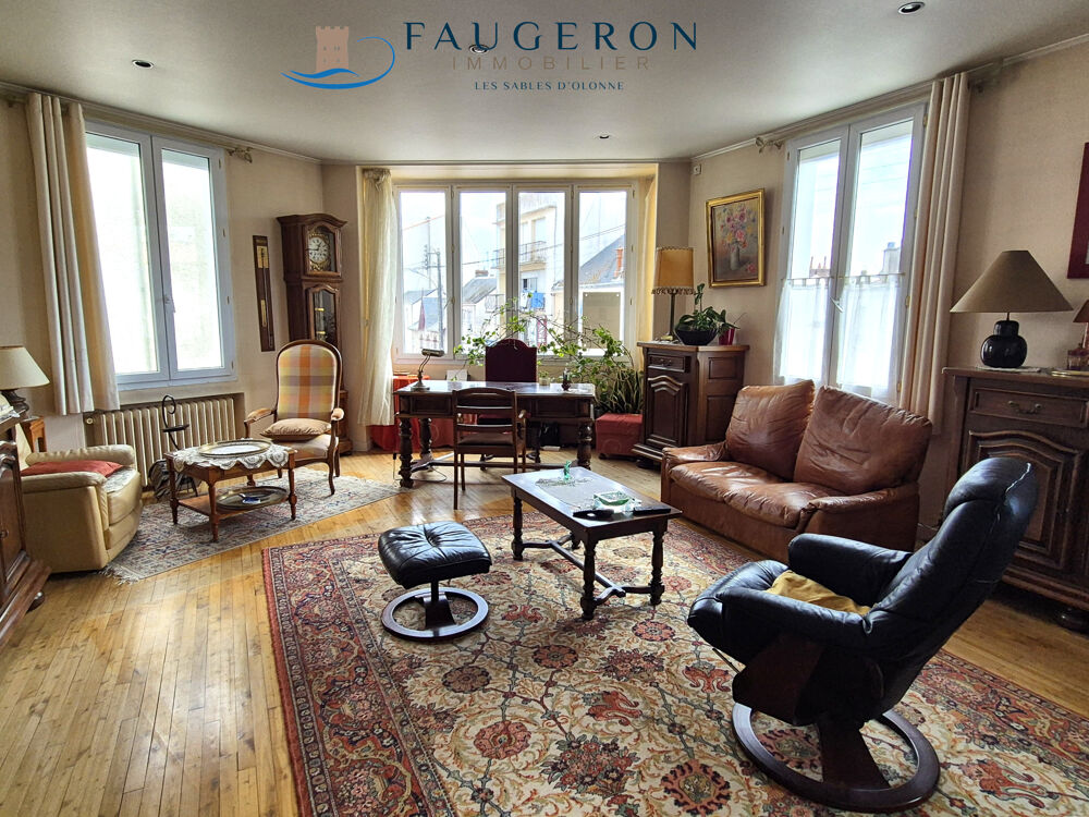 ARAGO - Appart T4 107 m2 hab. / entre Remblai & Commerces