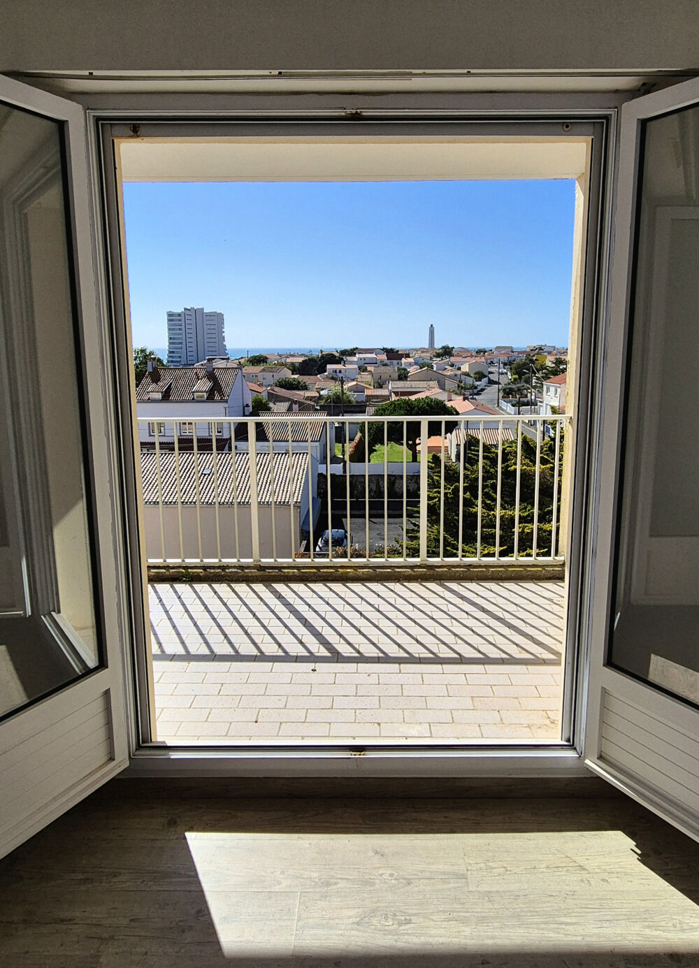 Vente Appartement LA CHAUME - Appart T3 traversant Face Mer + 2 terrasses Les sables d olonne