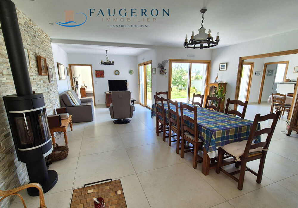 LA CHAUME - Confortable Maison 160 m2 en parfait état + Garage double / entre Quai et Océan