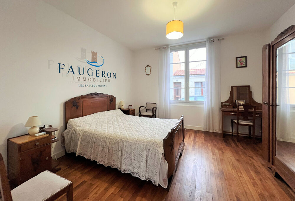Vente Maison LA CHAUME - Accueillante Maison 113 m2 plain-pied proche Quai & Marché + Garage Les sables d olonne