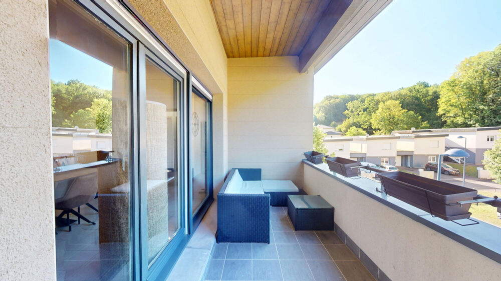 Appartement T3 avec balcon, garage et parking.
