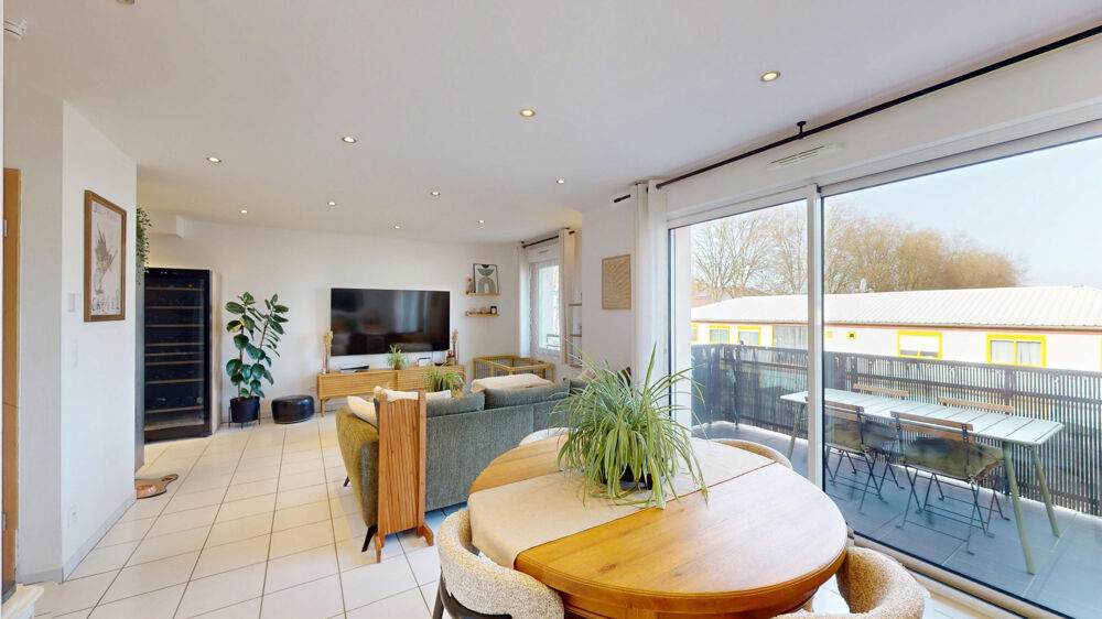 T3 duplex avec balcon, garage parkings sans travaux.