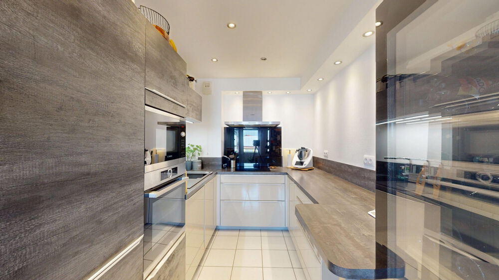 T3 duplex avec balcon, garage parkings sans travaux.