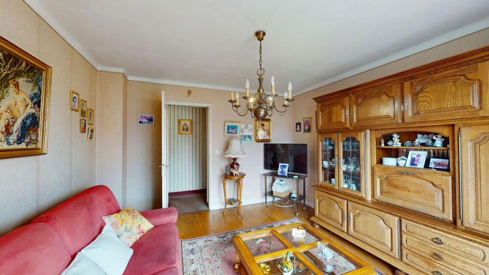 Maison T5 avec grand garage et jardin