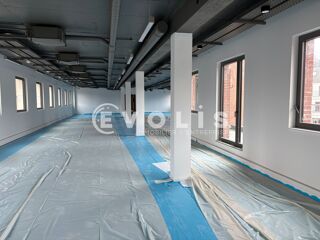   Bureaux - A LOUER - 2 787 m² divisibles à partir de 458 m² Lille