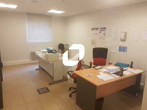 ACCES PMR - 240 m&sup2; non divisibles 1800 95260 Beaumont sur oise