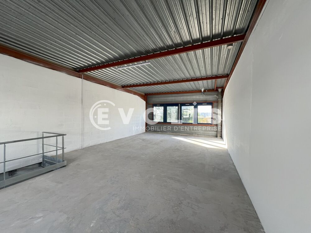   Locaux d'activité - A LOUER - 3 199 m² divisibles à partir de 146 m² 