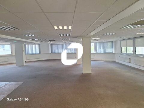 Bureaux - A LOUER - 177 m&sup2; non divisibles 3688 92130 Issy les moulineaux