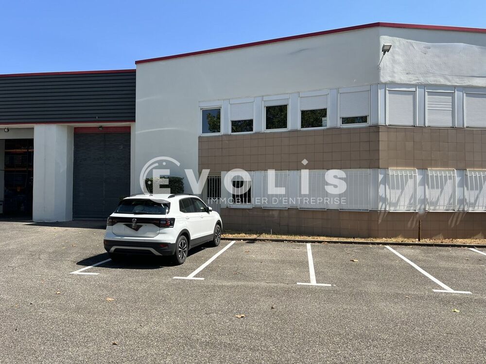   A louer ST PRIEST - 374 m² non divisibles Saint priest