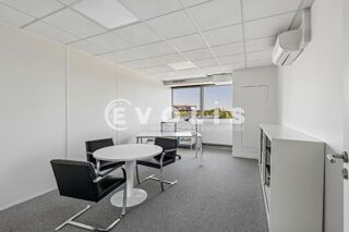   Bureaux - A LOUER - 1 585 m² divisibles à partir de 242 m² Suresnes