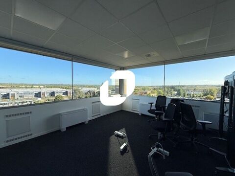 Bureaux - A LOUER - 250 m&sup2; non divisibles 2500 95310 Saint ouen l'aumone