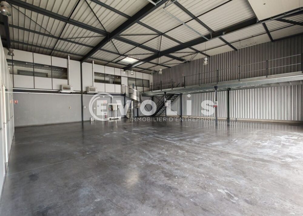   LOCAUX A LOUER - 920 m² divisibles à partir de 350 m² Vourles