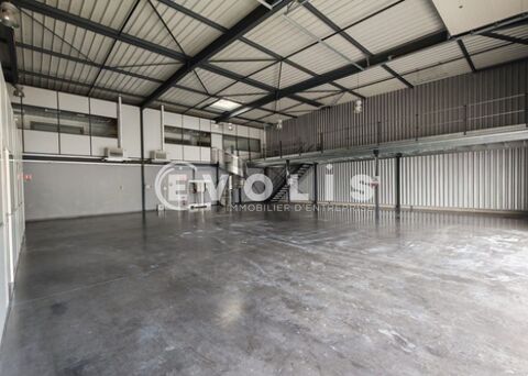   LOCAUX A LOUER - 920 m² divisibles à partir de 350 m² 