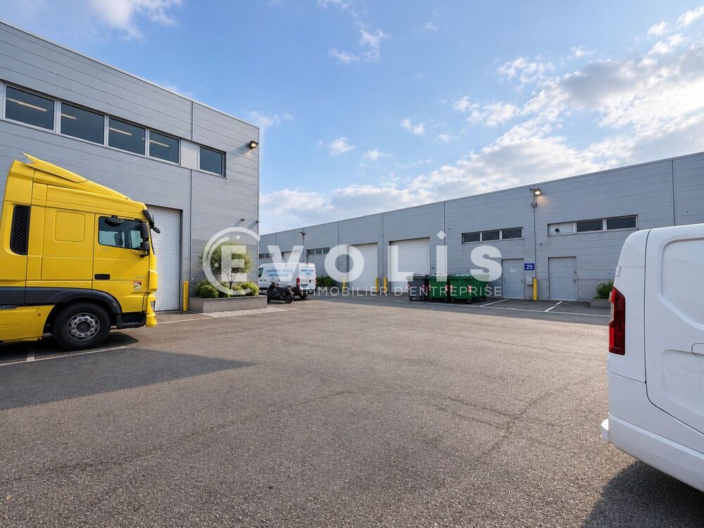   Locaux d'activité - A LOUER - 497 m² non divisibles 