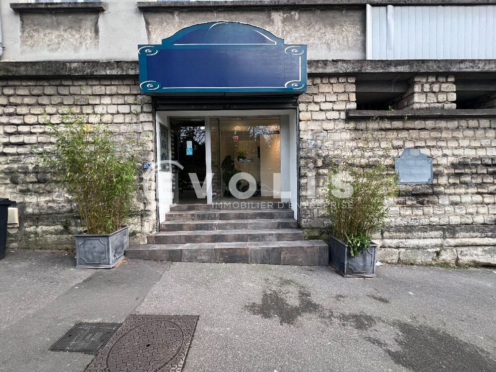   Bureaux - A LOUER - 216 m² divisibles à partir de 18 m² 
