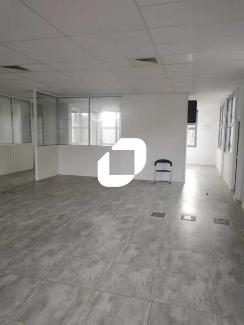 Bureaux - A LOUER - 1&nbsp;300 m&sup2; divisibles &agrave; partir de 500 m&sup2; 28708 94340 Joinville le pont