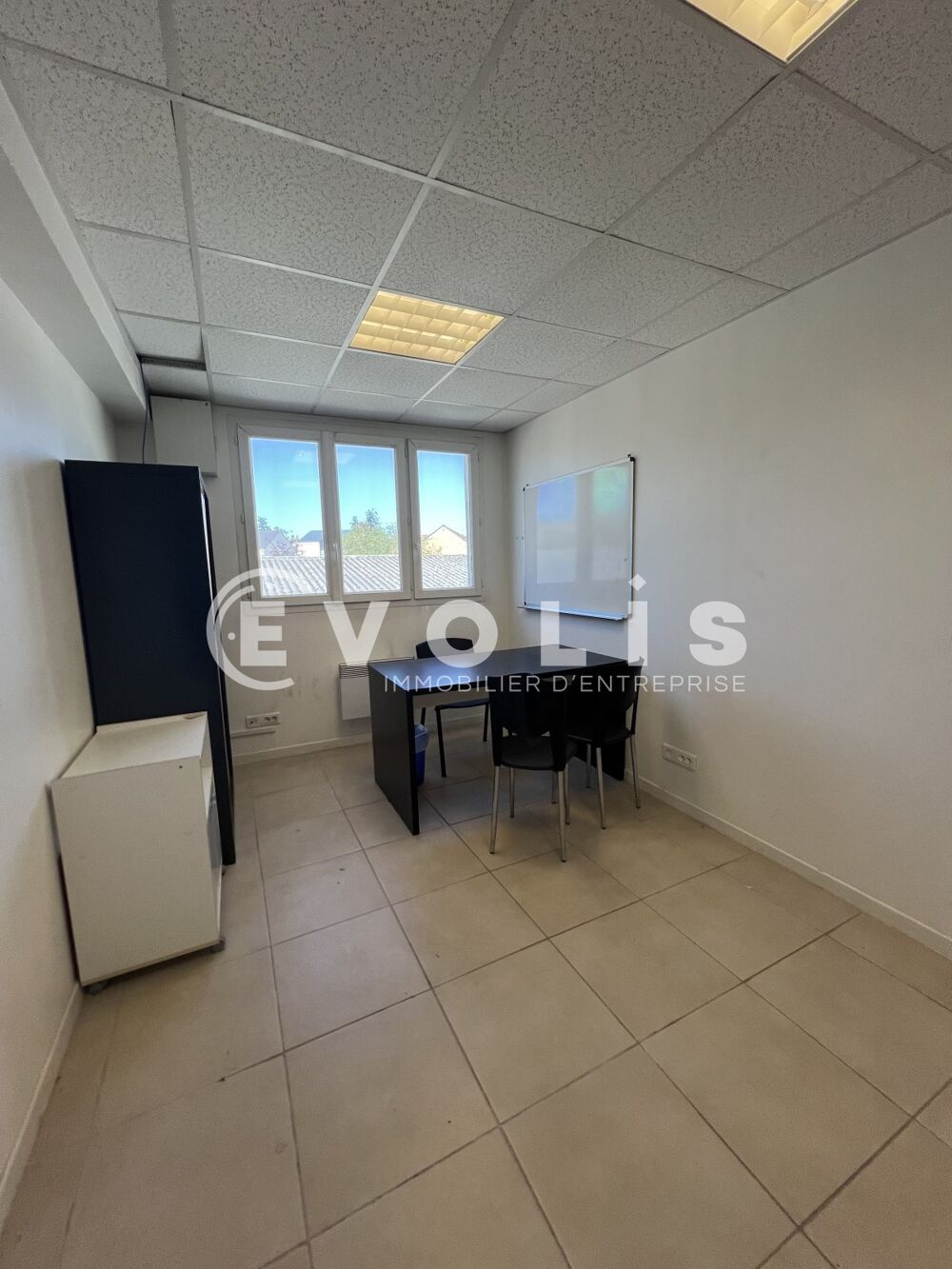   Bureaux - A LOUER - 50 m² divisibles à partir de 10 m² Montfermeil
