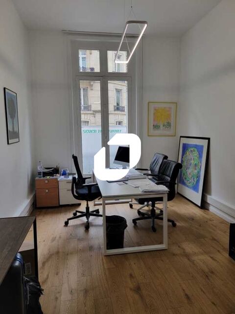 Bureaux - A LOUER - 56 m&sup2; non divisibles 3466 75008 Paris