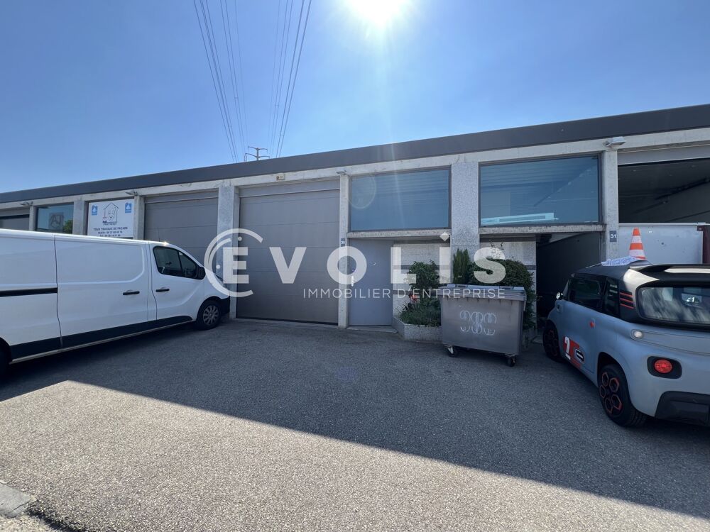   Locaux d'activité - A LOUER - 112 m² non divisibles Venissieux