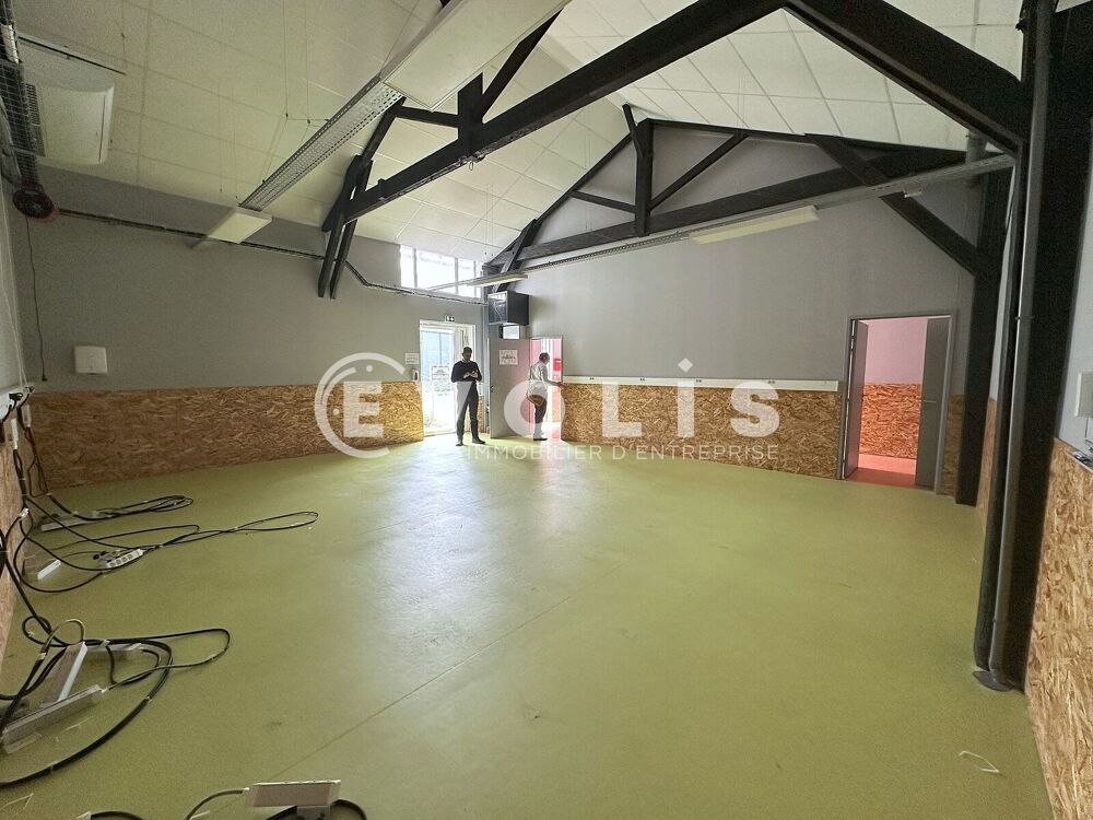   Locaux commerciaux - A LOUER - 358 m² non divisibles 