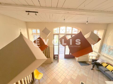   Local avec très belle devanture ! - 104 m² non divisibles 