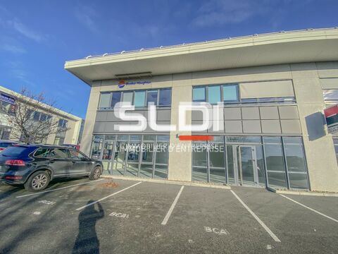 Locaux commerciaux - A LOUER - 452 m² divisibles à partir de 222 m² 4962 69400 Villefranche sur saone