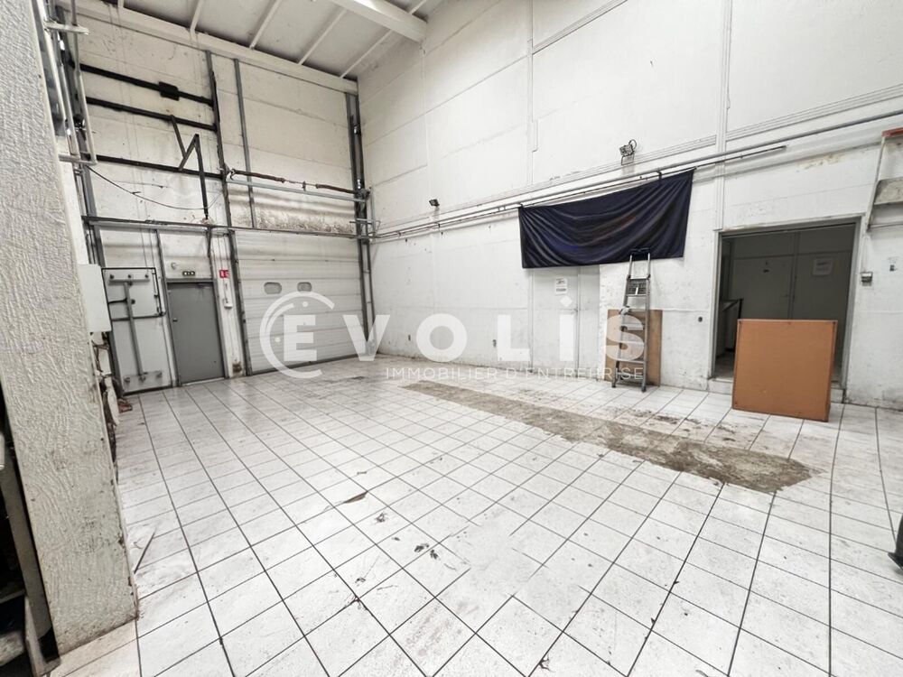   Locaux d'activité - A LOUER - 1 501 m² non divisibles Lisses