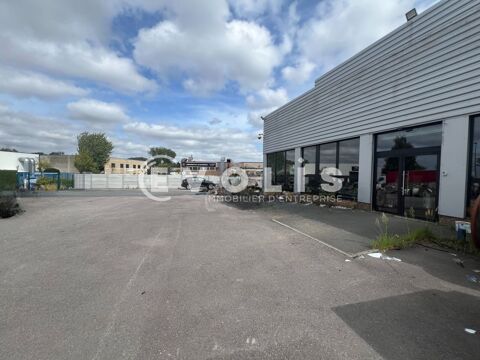   Locaux d'activité - A LOUER - 900 m² non divisibles 
