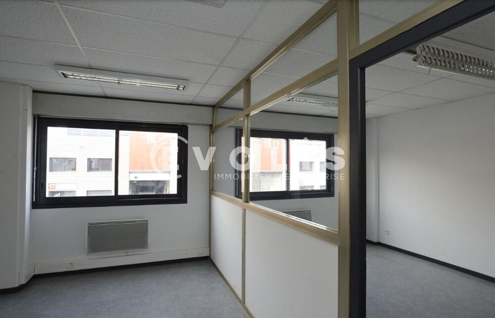   A louer à VILLEURBANNE - 1 227 m² divisibles à partir de 591 m² Villeurbanne