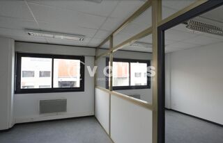   A louer à VILLEURBANNE - 1 227 m² divisibles à partir de 591 m² Villeurbanne