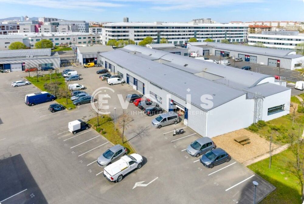   Locaux d'activité - A LOUER - 372 m² divisibles à partir de 173 m² Lyon 8
