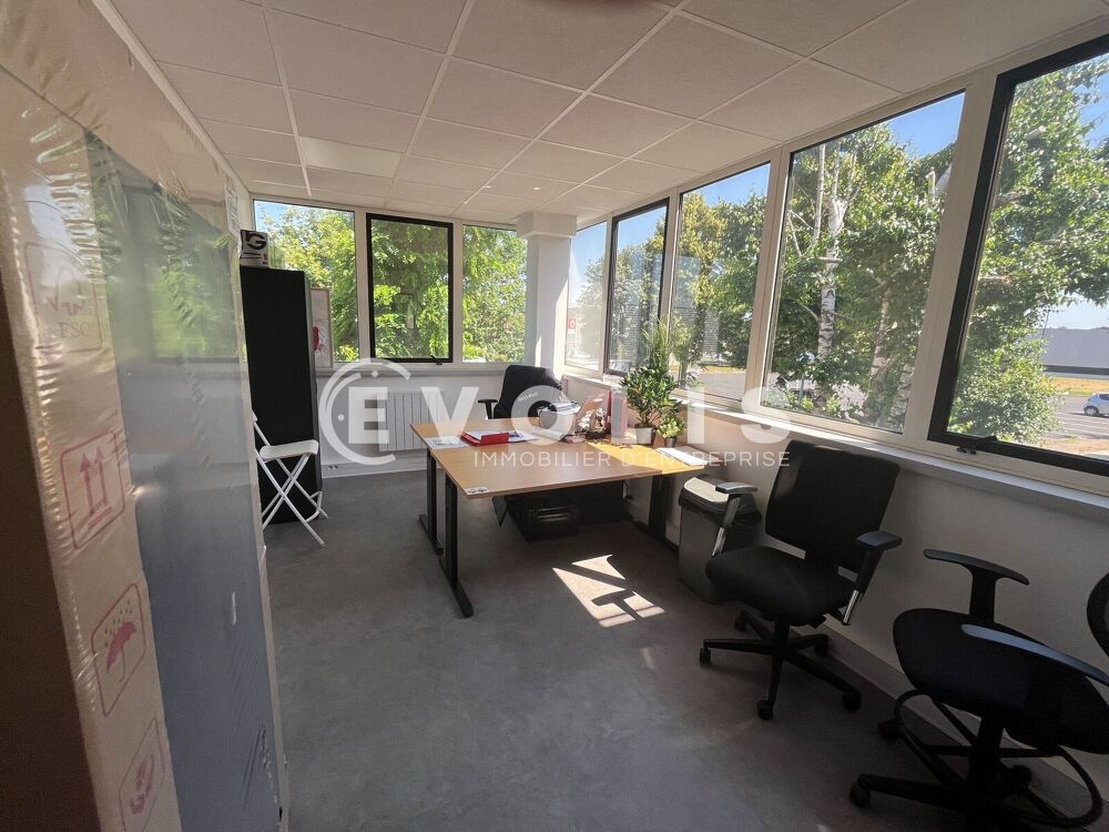   Locaux d'activité - A LOUER - 844 m² non divisibles Saint thibault des vignes
