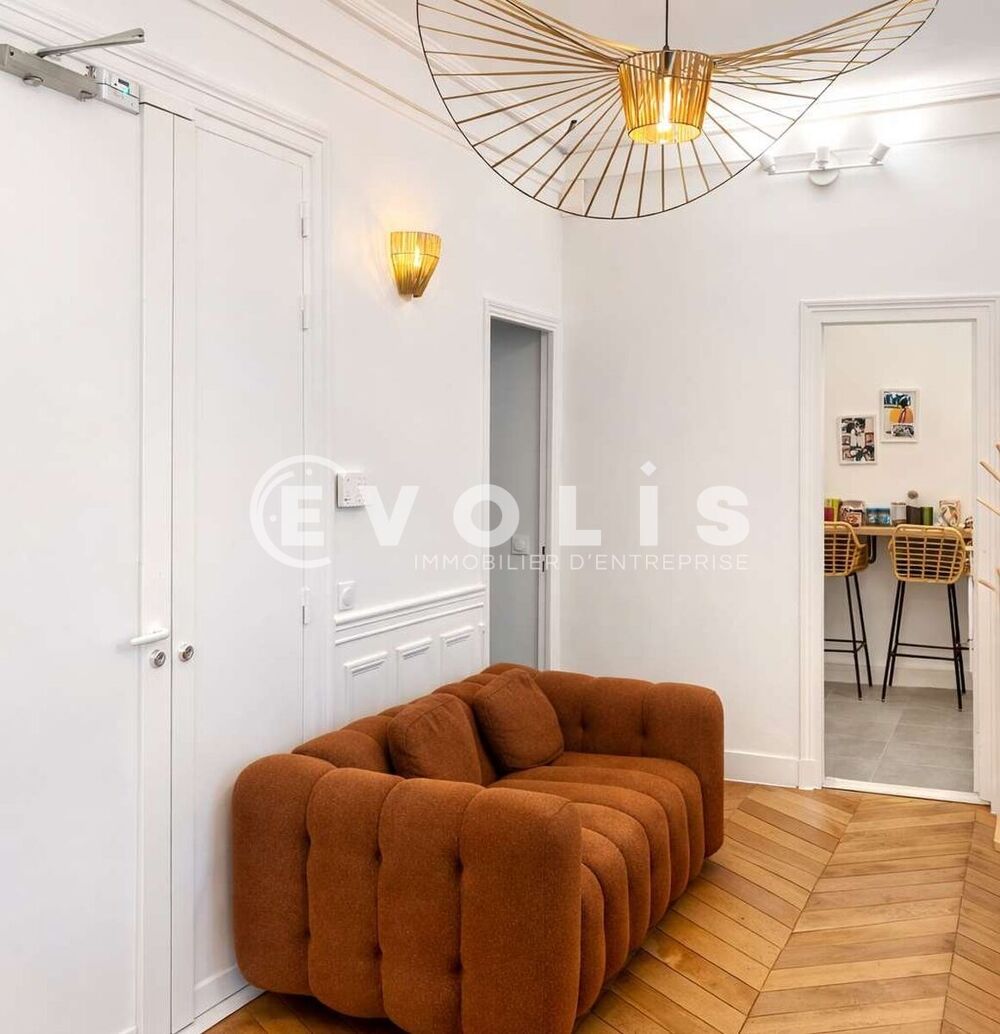   Bureaux - A LOUER - 130 m² non divisibles Paris 3