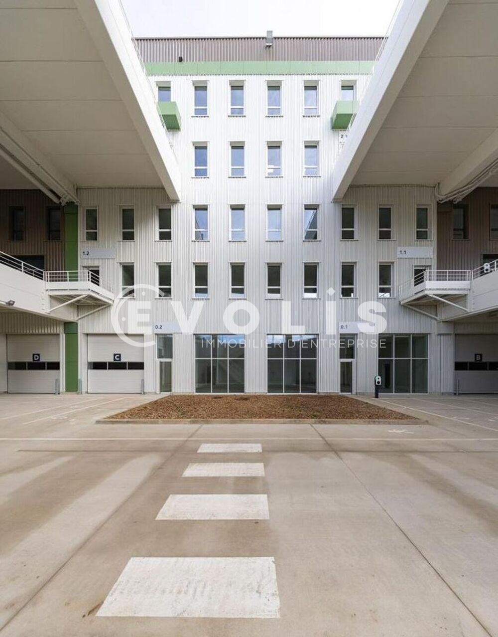   Locaux d'activité - A LOUER - 20 630 m² divisibles à partir de 526 m² Bondy