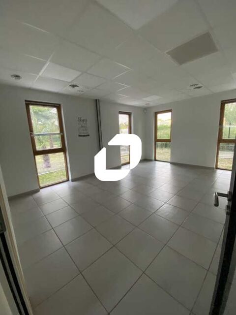 BUREAUX EN RDC - 90 m&sup2; non divisibles 1000 44700 Orvault