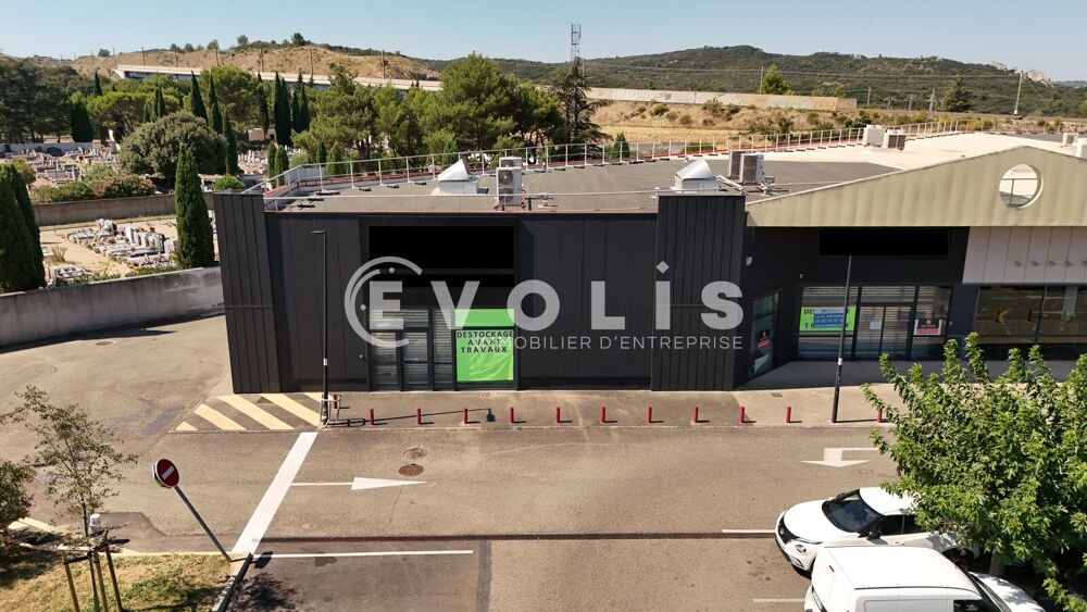   501 m² de Locaux Commerciaux divisibles - 501 m² divisibles à partir de 219 m² Les angles