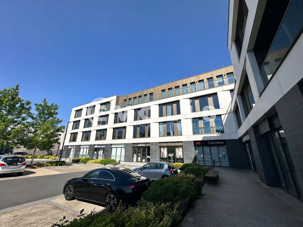   BUREAUX A LOUER AU PIED DU TRAMWAY - 2 106 m² divisibles à partir de 376 m² Chatenay malabry