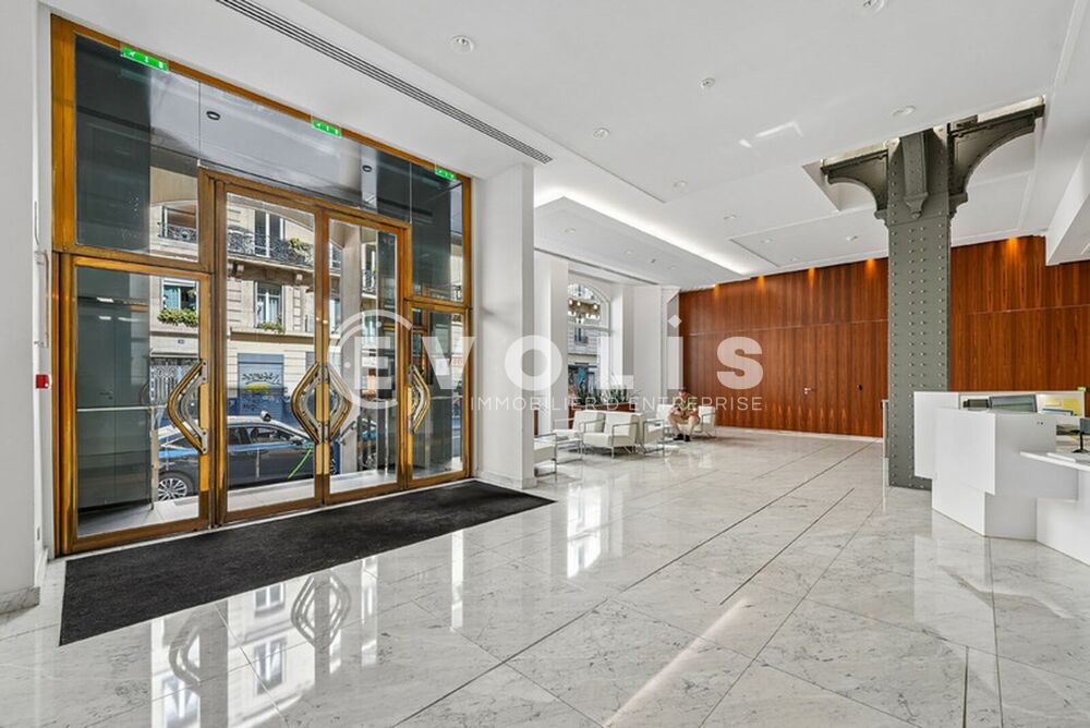   Bureaux - A LOUER - 2 191 m² divisibles à partir de 382 m² Paris 8