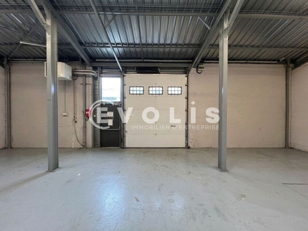   LOCAL A LOUER - 487 m² non divisibles Rillieux la pape