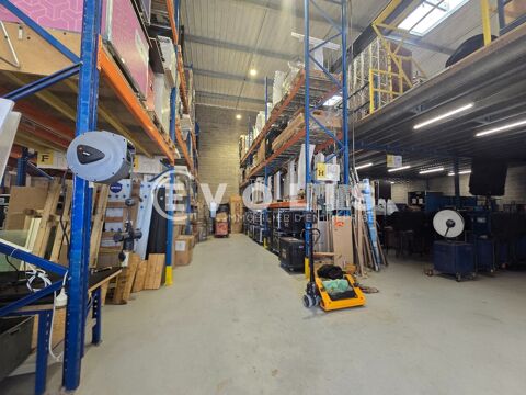   Locaux d'activité - A LOUER - 840 m² non divisibles 