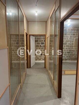   Bureaux - A LOUER - 238 m² non divisibles Paris 11