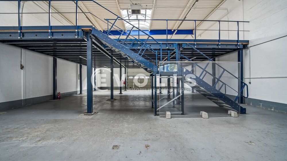   Locaux d'activité - A LOUER - 11 740 m² divisibles à partir de 211 m² Bonneuil sur marne
