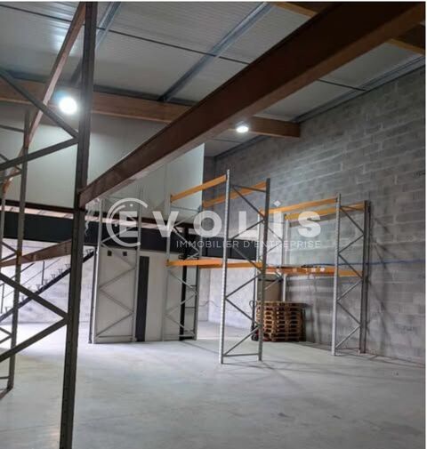 Locaux d'activit&eacute; - A LOUER - 154 m&sup2; non divisibles 1100 33127 Saint jean d'illac