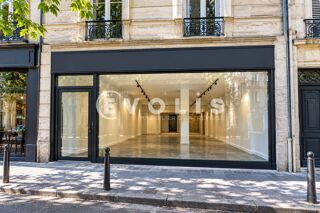   Locaux commerciaux - A VENDRE - 54 m² non divisibles Le bouscat
